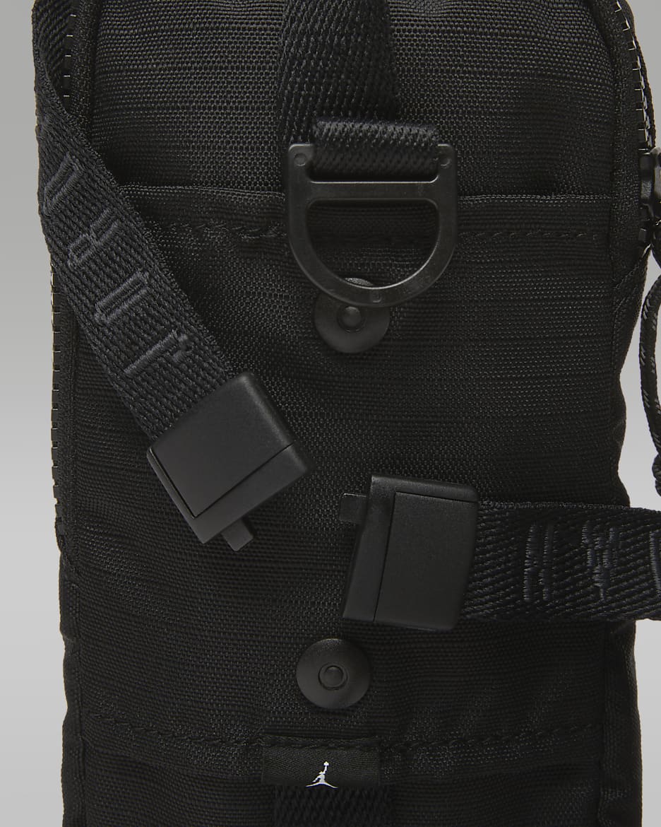 Jordan Flight Phone Crossbody Bag. Nike